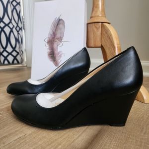 Jessica Simpson black wedge heels size 8M